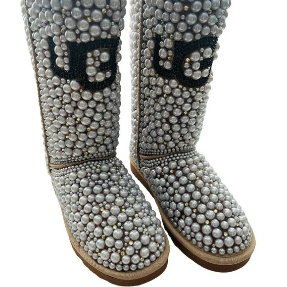 UGG Boots Womens Size 7 Customized Pearl & Crystal Etsy Sheepskin Lining Winter - Picture 9 of 10